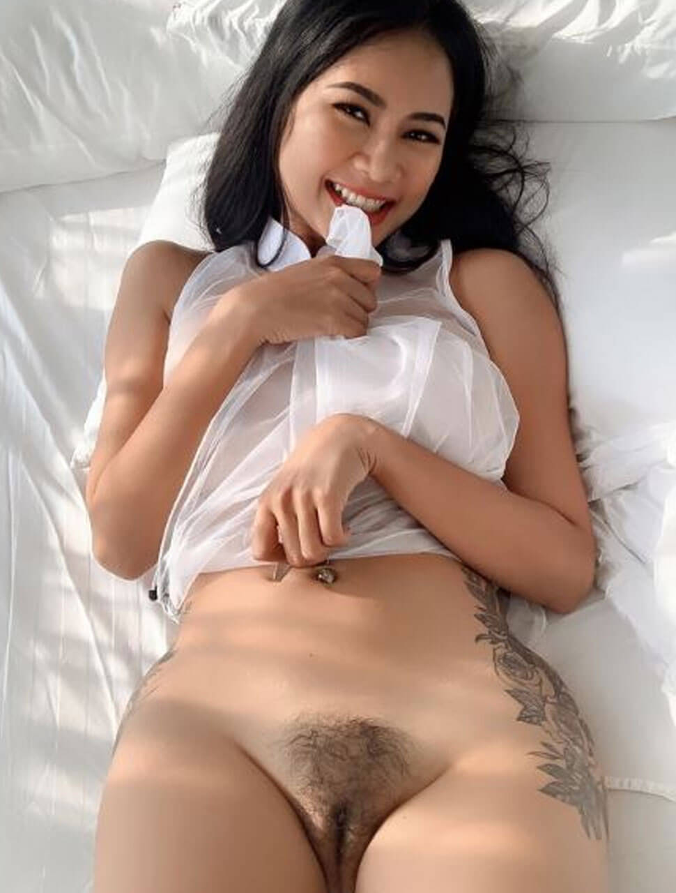 สาวรอยสักโชว์หีใหญ่-2-รูปโป๊-รูปโป๊ทางบ้าน-รูปโป๊ไทย-รูปโป้-ดูรูปโป๊