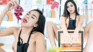 น้องแนนนี่ โชว์หีในห้องครัว [รูปโป๊]