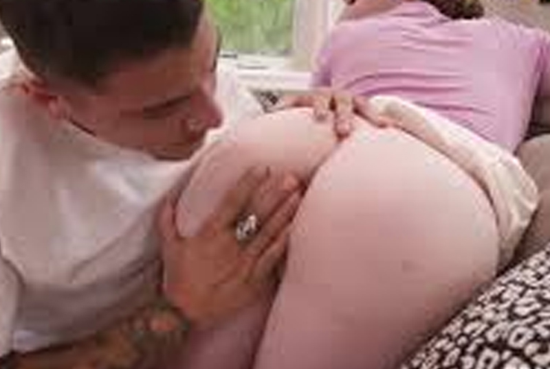 แม่เลี้ยงเจอตอก สาวสุดเซ็กซี่งานดีหีแดง [Pornhub]