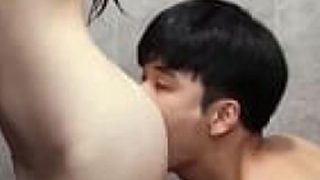 สาวเกาหลีหีขึ้น โก่งหี เลียให้ล้มในห้องน้ำ [หนังอาร์]